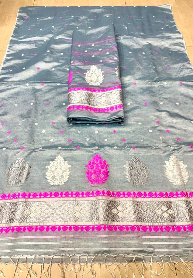 Handloom Silk - Toss Mekhela Sador With Blouse Material/ হাতে বোৱা ৰেচম - টচ মেখেলা চাদৰ ব্লাউজৰ কাপোৰৰ সৈতে / 0259000E001