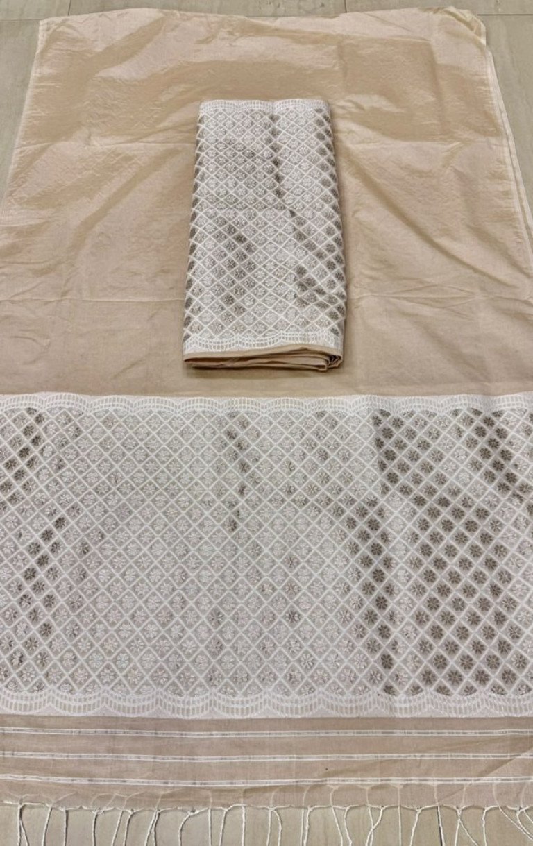 Handloom Silk - Toss Mekhela Sador With Blouse Material/ হাতে বোৱা ৰেচম - টচ মেখেলা চাদৰ ব্লাউজৰ কাপোৰৰ সৈতে / 0259000F001