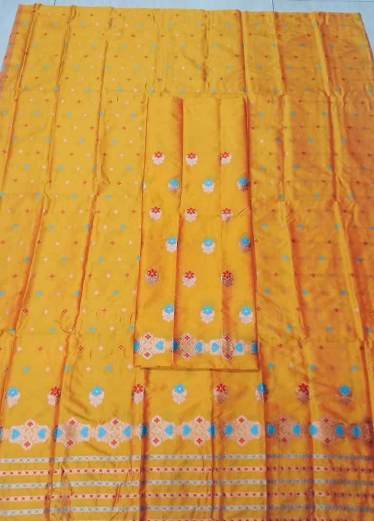 MIXED SILK MEKHELA SADOR WITH BLOUSE MATERIAL/ মিক্সড চিল্ক মেখেলা চাদৰ ব্লাউজৰ কাপোৰৰ সৈতে/ 02210015001