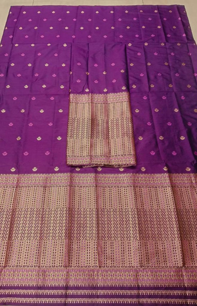 MIXED SILK MEKHELA SADOR WITH BLOUSE MATERIAL/ মিক্সড চিল্ক মেখেলা চাদৰ ব্লাউজৰ কাপোৰৰ সৈতে/ 02210015001